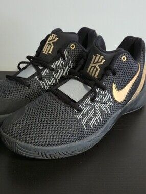 Like New Nike Kyrie Flytrap 2 Basketball Shoes Black Gold Men's Size 11